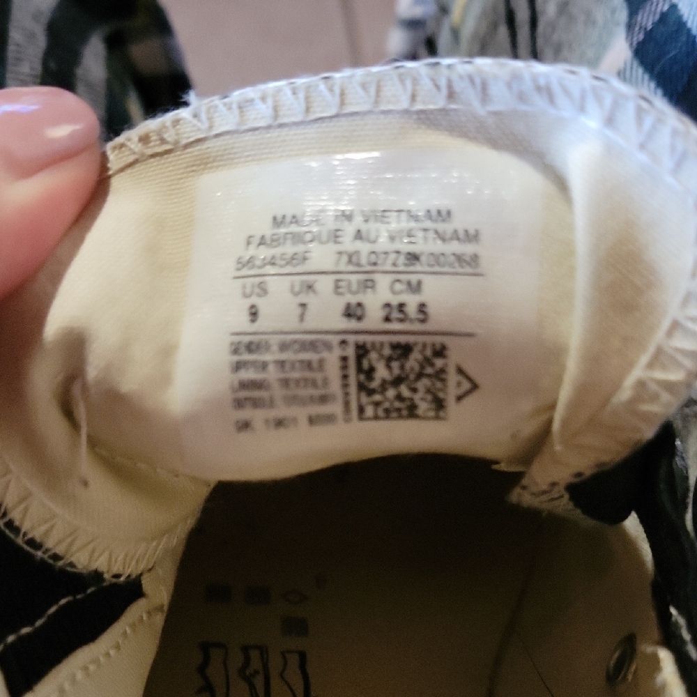 Black Converse Slip-On Sneakers - Picture 4 of 5